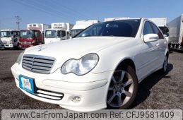 mercedes-benz c-class 2004 REALMOTOR_N2024030081F-24