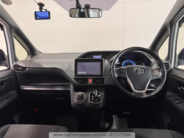 toyota voxy 2014 CFJ1672086 image 2