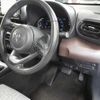 toyota yaris-cross 2021 CFJ1621456 image 8