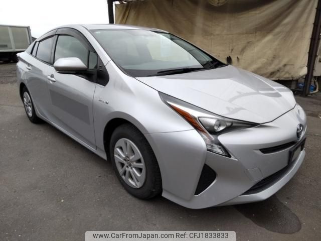 toyota prius 2018 CFJ1833833 image 2