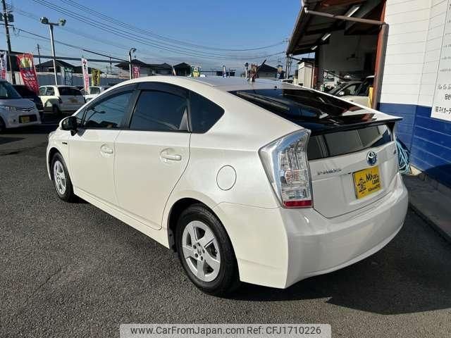 toyota prius 2011 CFJ1710226 image 2