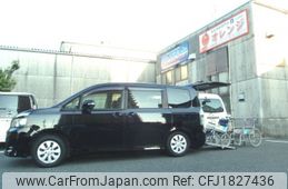 toyota voxy 2010 CFJ1827436