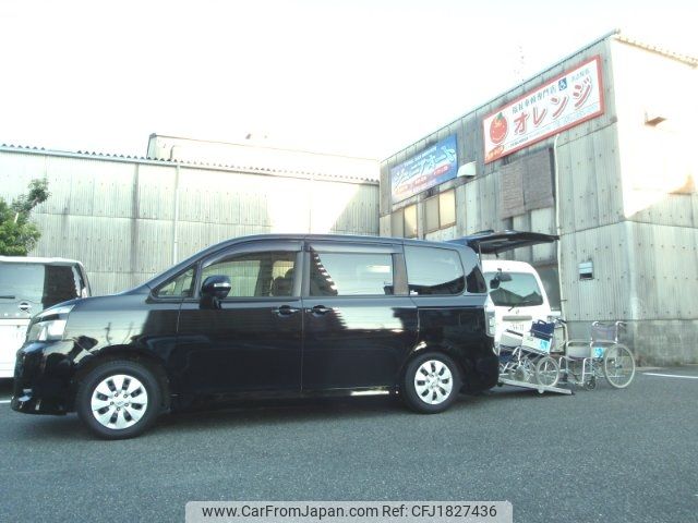 toyota voxy 2010 CFJ1827436 image 1