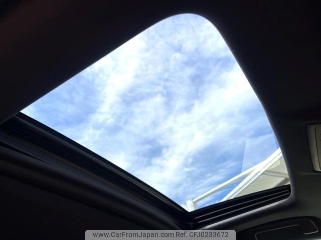 lexus is 2017 CFJ0233672 image 2