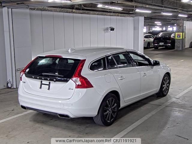 volvo v60 2016 -VOLVO--Volvo V60 YV1FWA8RDG1325255---VOLVO--Volvo V60 YV1FWA8RDG1325255- image 2