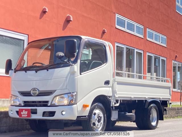 hino dutro 2016 GOO_NET_EXCHANGE_0400399A30231118W001 image 1