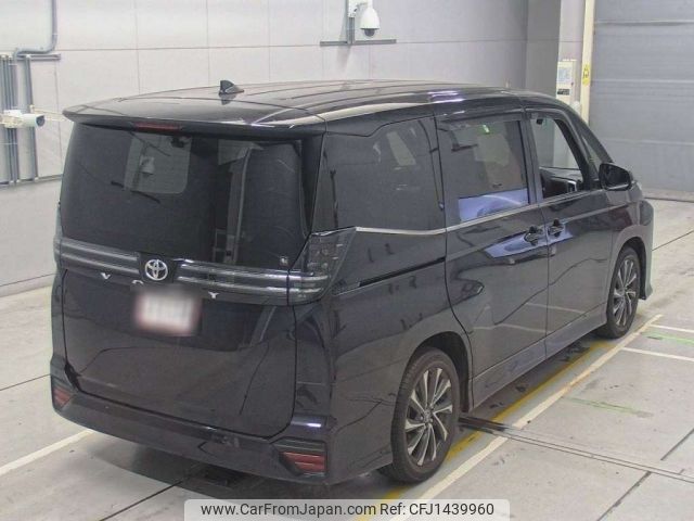toyota voxy 2022 CFJ1439960 image 2