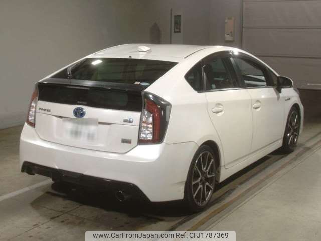 toyota prius 2014 CFJ1787369 image 2