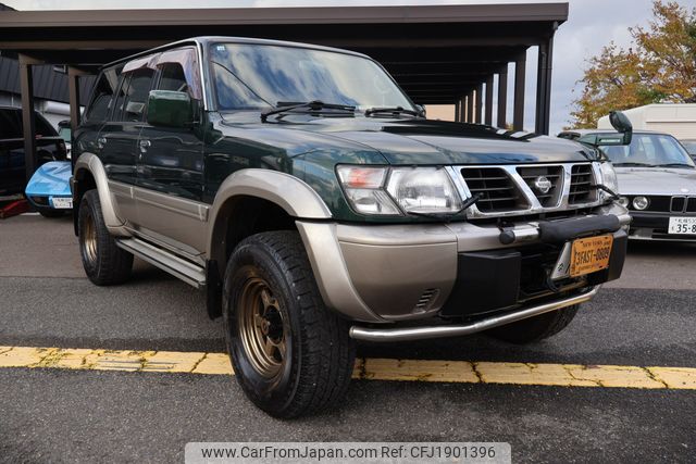nissan safari 1998 CFJ1901396 image 1