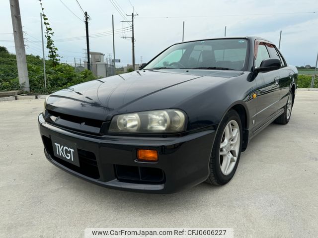 nissan skyline 2000 5507 image 1