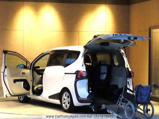 toyota sienta 2018 CFJ1818032 image 1