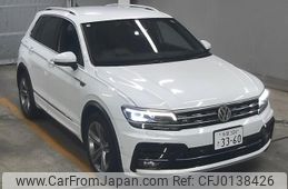 volkswagen tiguan 2018 -VOLKSWAGEN--VW Tiguan WVGZZZ5NZJW876288---VOLKSWAGEN--VW Tiguan WVGZZZ5NZJW876288-