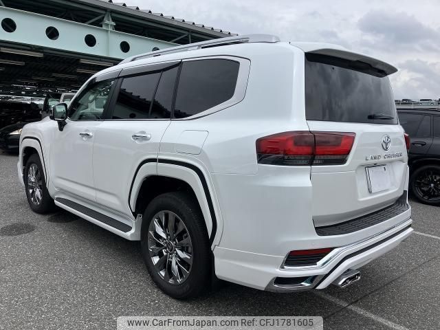 toyota land-cruiser 2024 CFJ1781605 image 2