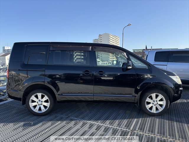 mitsubishi delica-d5 2010 CFJ1790445 image 1