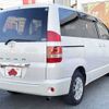 toyota noah 2002 504928-926340 image 2