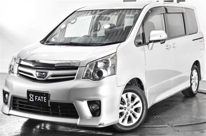Used TOYOTA NOAH 2013/Jun CFJ4122634 in good condition for 