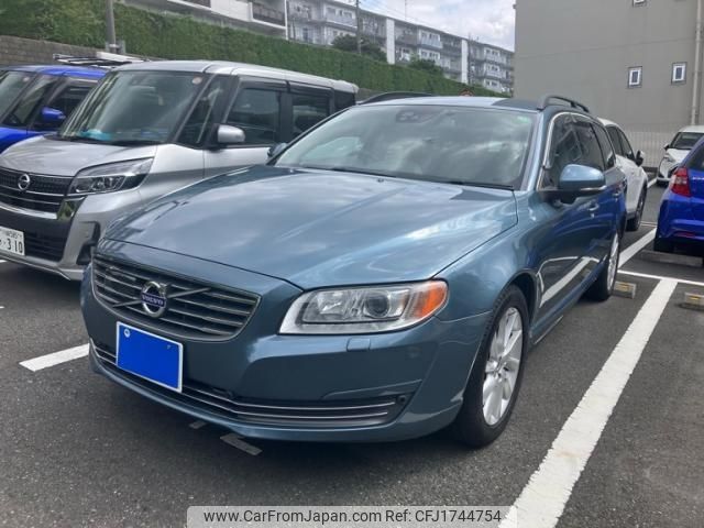 volvo v70 2014 CFJ1744754 image 2