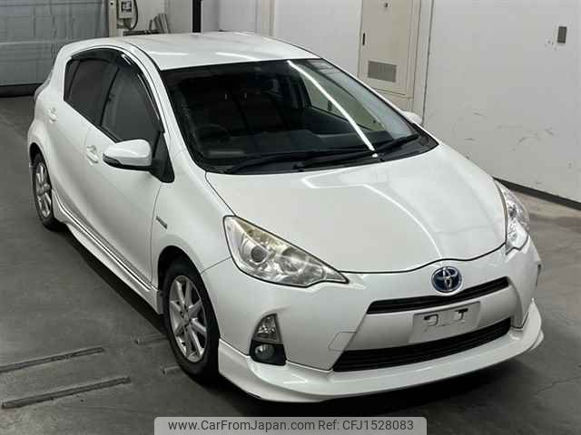 toyota aqua 2012 CFJ1528083 image 1