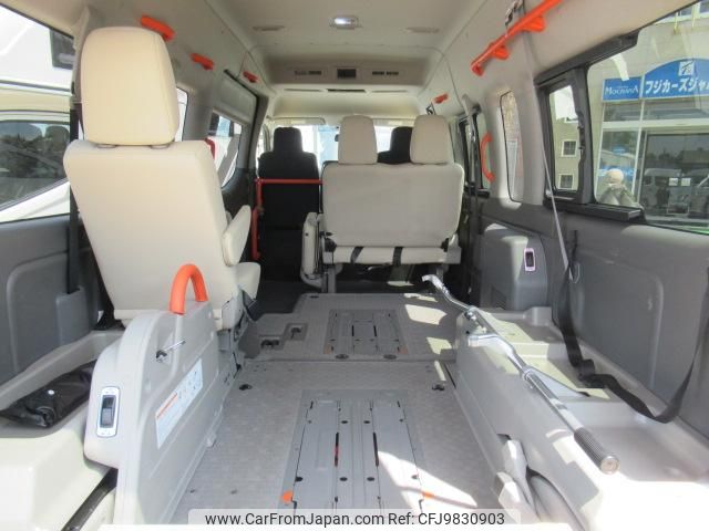 nissan nv350-caravan-van 2019 GOO_JP_700056043930240527002 image 1