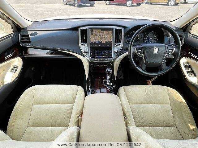 toyota crown 2017 504928-929623 image 1