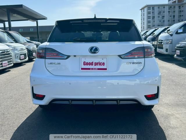 lexus ct 2014 quick_quick_DAA-ZWA10_ZWA10-2202341 image 2