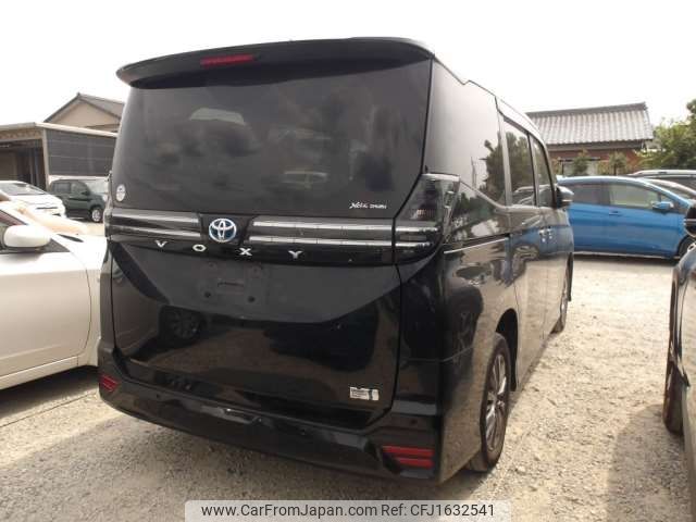 toyota voxy 2022 CFJ1632541 image 2