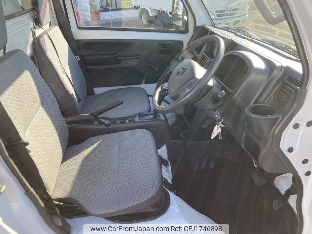 nissan clipper-truck 2017 CFJ1746898 image 2