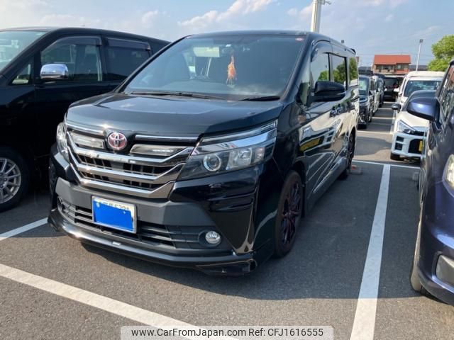 toyota voxy 2014 CFJ1616555 image 2