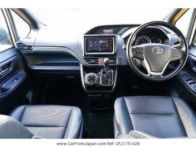 toyota esquire 2015 CFJ1751428 image 2