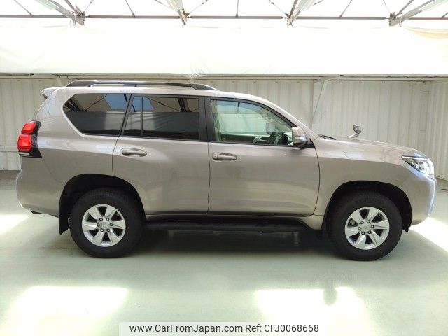 toyota land-cruiser-prado 2022 ENHANCEAUTO_1_ea286226 image 2