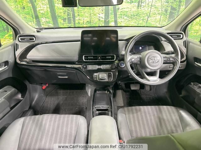 toyota aqua 2021 CFJ1792231 image 2