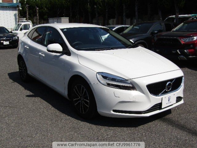 volvo v40 2018 -VOLVO--Volvo V40 MD4204T--2545951---VOLVO--Volvo V40 MD4204T--2545951- image 1