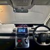 toyota voxy 2012 CFJ1724565 image 2