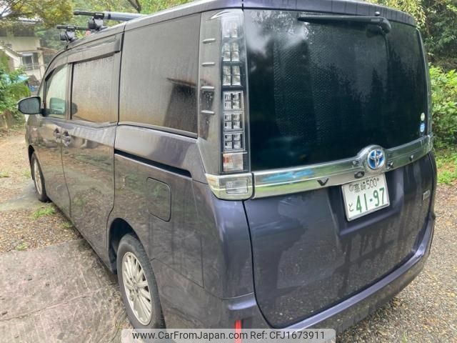 toyota voxy 2015 CFJ1673911 image 2
