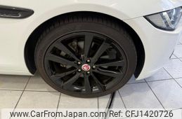 jaguar xe 2016 GOO_JP_965025071500207980002