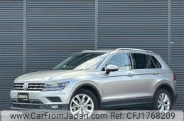 volkswagen tiguan 2019 CFJ1768209