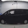 toyota noah 2015 -TOYOTA--Noah DBA-ZRR80G--ZRR80-0113264---TOYOTA--Noah DBA-ZRR80G--ZRR80-0113264- image 9