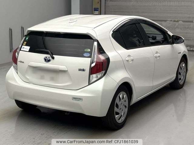 toyota aqua 2015 CFJ1861039 image 2