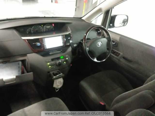 toyota noah 2005 TE826 image 2