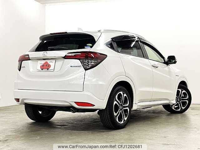 honda vezel 2018 504928-930195 image 2