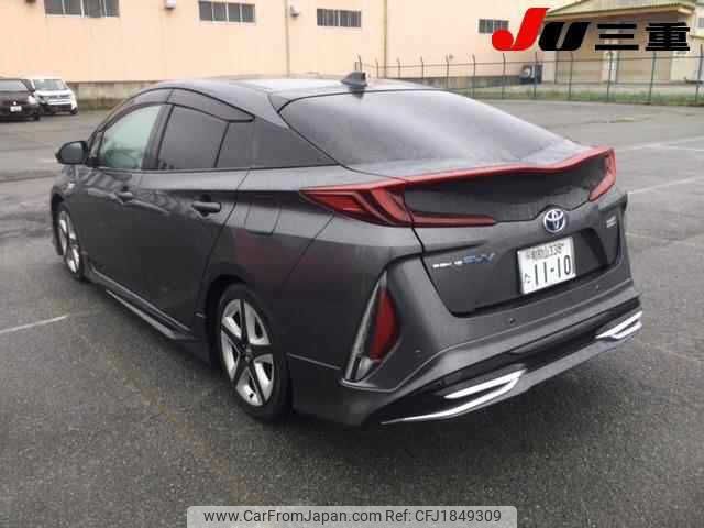 toyota prius-phv 2017 CFJ1849309 image 2