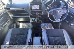 toyota esquire 2020 504928-931810