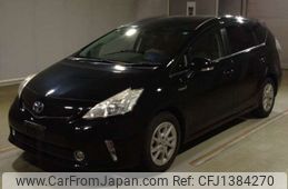 toyota prius-α 2012 CFJ1384270