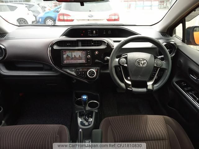 toyota aqua 2018 CFJ1810830 image 2