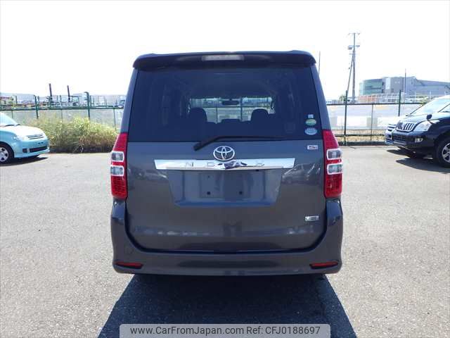 toyota noah 2013 NIKYO_SS10974 image 1