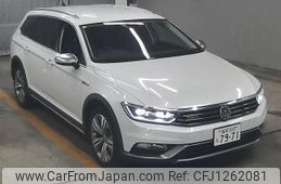 volkswagen passat 2018 -VOLKSWAGEN--VW Pssat Alltrack WVWZZZ3CZJE230921---VOLKSWAGEN--VW Pssat Alltrack WVWZZZ3CZJE230921-