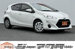 toyota aqua 2017 CFJ1811543