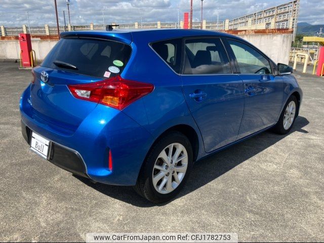 toyota auris 2013 CFJ1782753 image 2