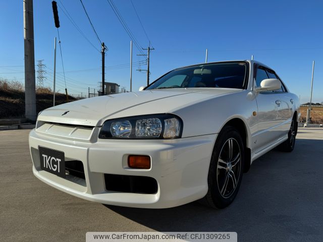 nissan skyline 2000 5341 image 1