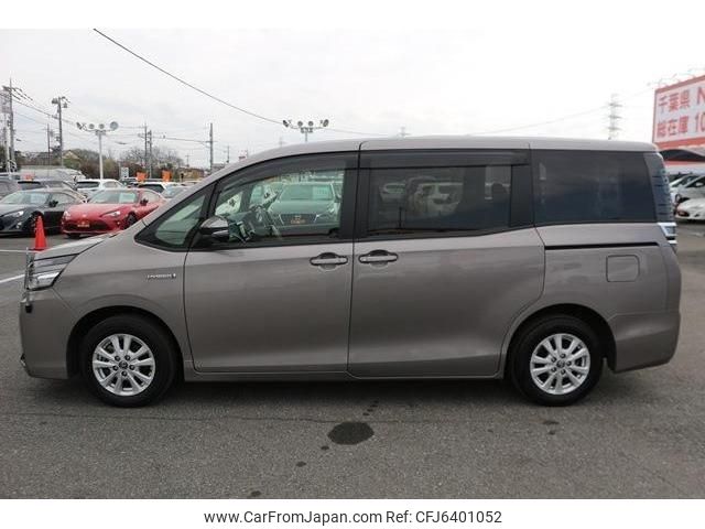 2018 Toyota Voxy DAA-ZWR80G 2WD - Car Price $10,368